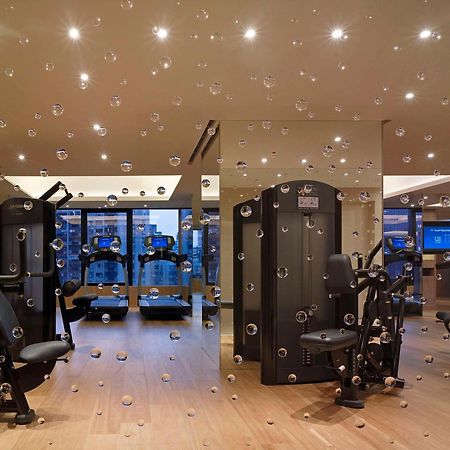 Grand Hyatt Taipei Otel Dış mekan fotoğraf The gym at The Landmark, Hong Kong